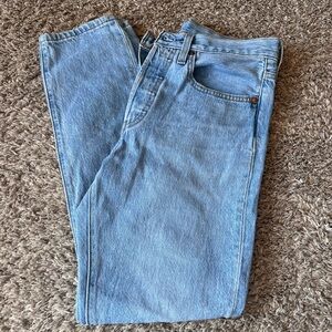 Vintage Levi's Light Blue Skinny/Straight Jeans